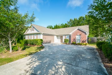 601 Meriweather Dr Calera, AL 35040